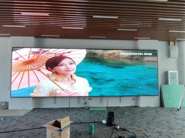 洛龙P1.53led小间距屏安装案例